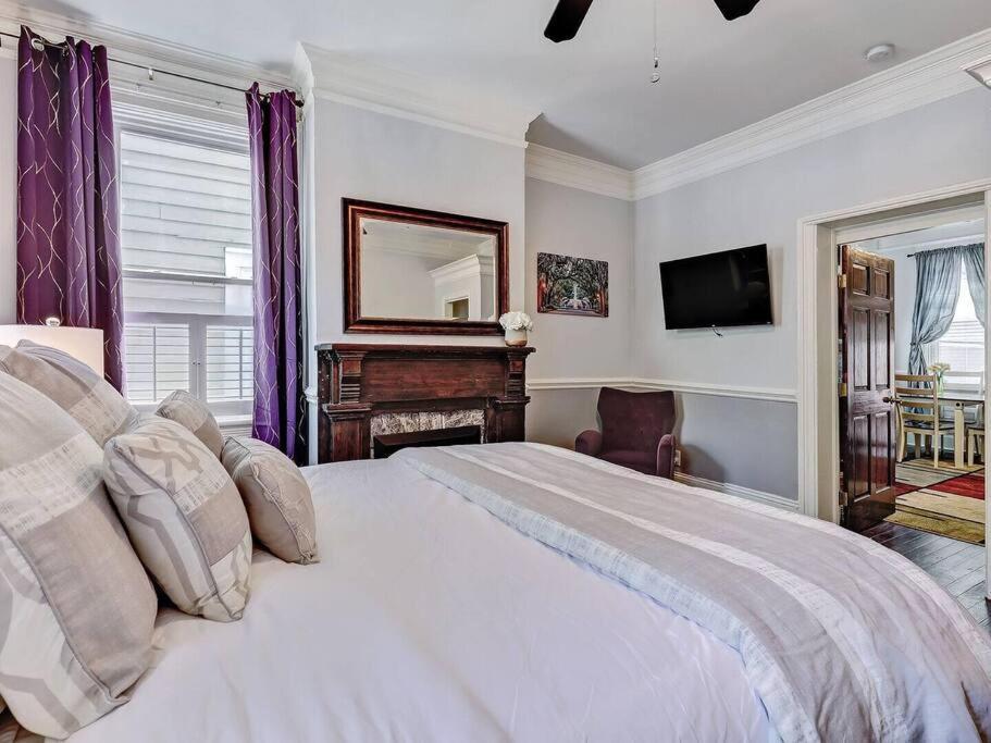Historic Savannah Gold Private Condo With Pool - 2Bed, 1&Half Bath, Sleeps 6, 1St Floor, 15 Min Walk To Historic Savannah Center And All Attractions المظهر الخارجي الصورة