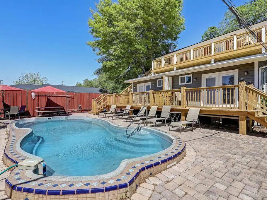 Historic Savannah Gold Private Condo With Pool - 2Bed, 1&Half Bath, Sleeps 6, 1St Floor, 15 Min Walk To Historic Savannah Center And All Attractions المظهر الخارجي الصورة